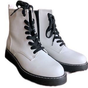 Platform boots|  black laces| Madden girl